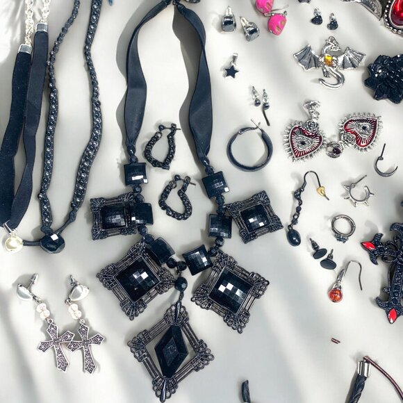 Gothic Jewelry Bundle Crosses Chokers Bracelets Earrings Skulls 50+ - Picture 8 of 15